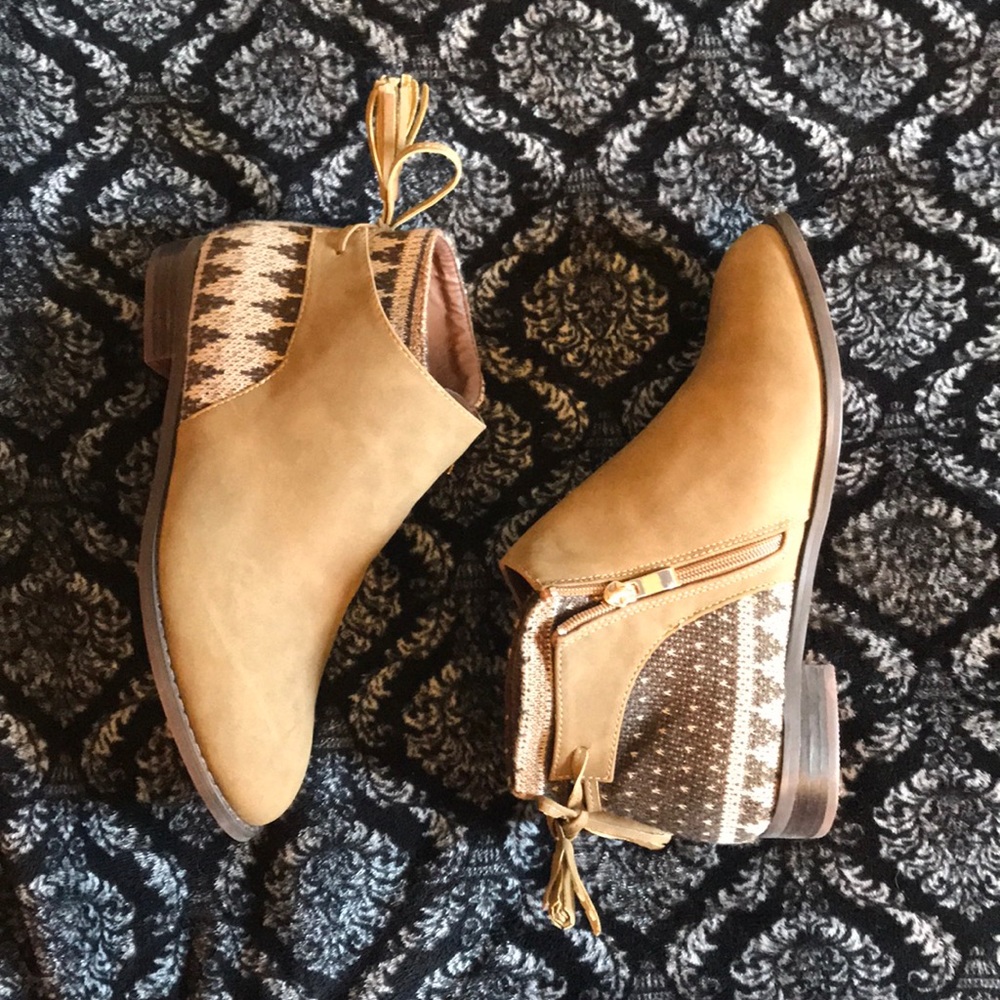 Romwe booties - Picture 2 of 3